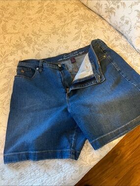 Gloria Vanderbilt Blue Denim Jean Shorts